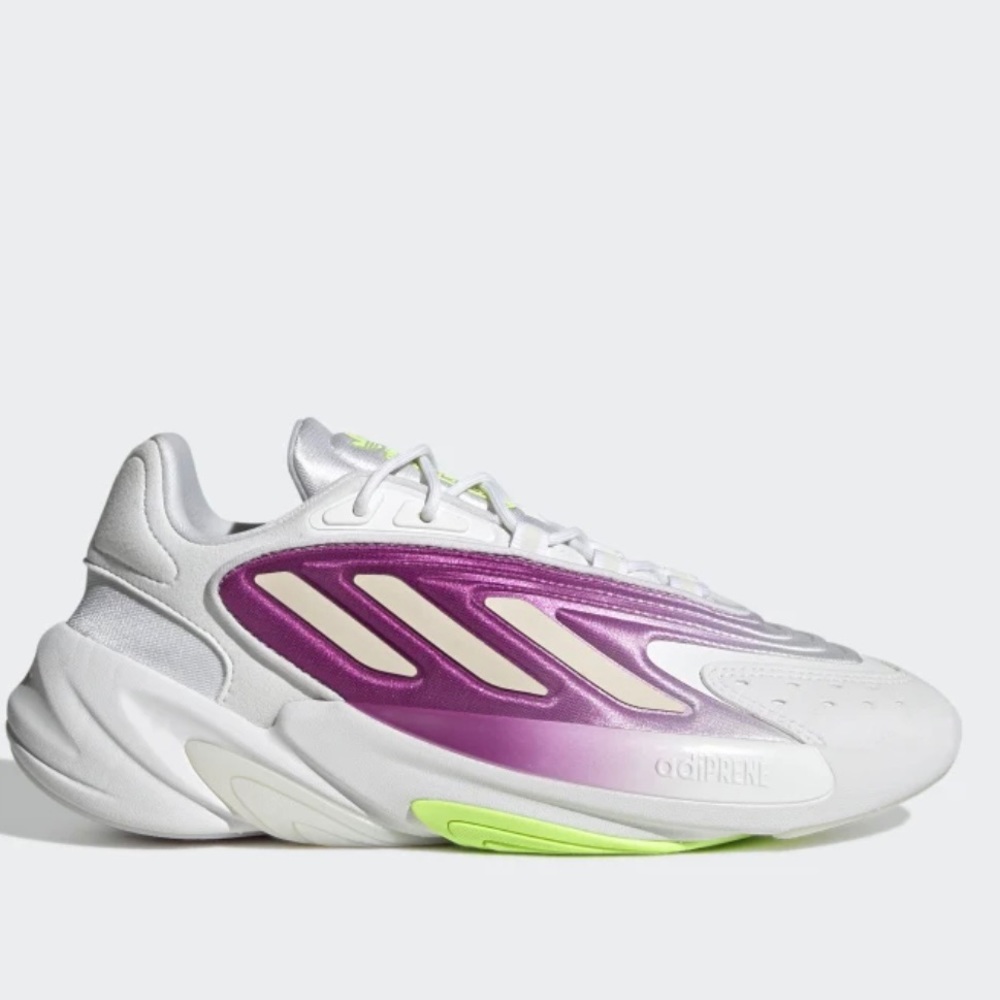 New Ozelia Adidas Women sneakers Size 7